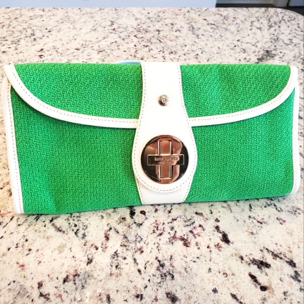 Resort Wear: Kate Spade Green Clutch Cheshire Ava Turn Lock